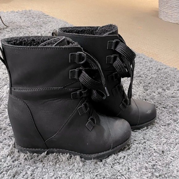 Black booties! Size 7.5W - Picture 1 of 1
